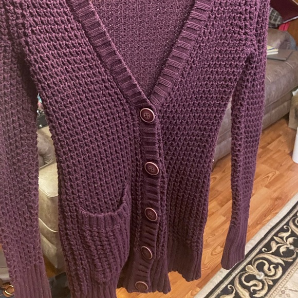 American Eagle Wine Waffle Knit Long Cardigan Small Button-Up Y2K Grannycore - Picture 3 of 6